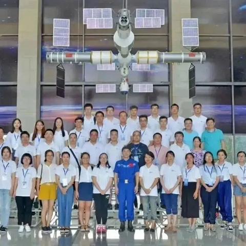 我是航天员内置菜单中文版2023：探索未知宇宙，开启新的太空之旅