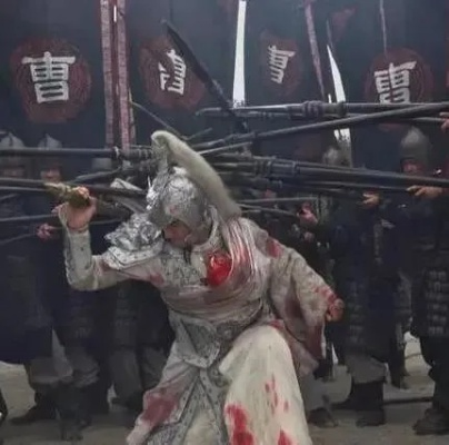 赤壁战神曹三笑:战场上别有洞天,剑指苍穹笑傲群雄,英姿飒爽惊天动地 赤壁战神曹三笑:战场上别有洞天,剑指苍穹笑傲群雄,英姿飒爽惊天动地