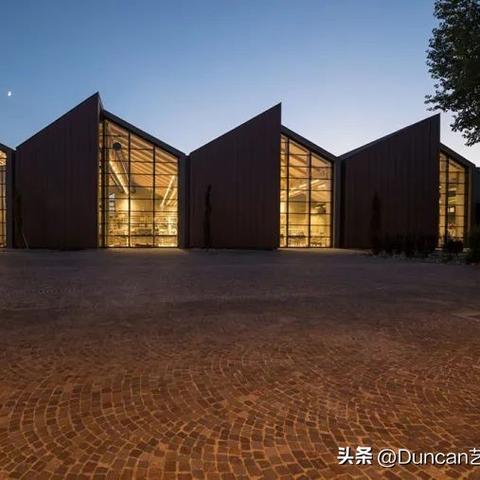 (水上威尼斯在哪个国家)水上国家威尼斯:探索人类文明与水环境和谐共生的独特之处 (水上威尼斯在哪个国家)水上国家威尼斯:探索人类文明与水环境和谐共生的独特之处