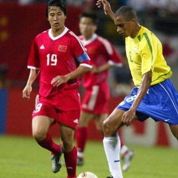 揭示未来十年足球赛场上的十大新星，他们将如何改变足球的格局与发展