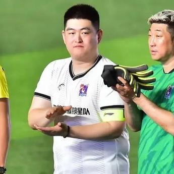 揭示未来十年足球赛场上的十大新星，他们将如何改变足球的格局与发展