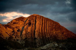 探秘神秘山脉：揭秘战匠杜沃黑鸦山大门第二把钥匙的秘密