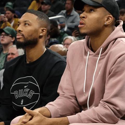 (利拉德绝杀火箭回放)利拉德在关键时刻上演准绝杀，带领雄鹿绝杀火箭取得精彩胜利