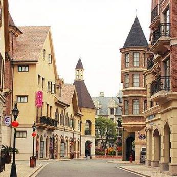 从代工厂到科技霸主：探索中国企业如何实现华丽转身的成功之路与未来展望